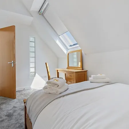Pass The Keys Tannery Mews - Stunning 2-bed With Parking شقة