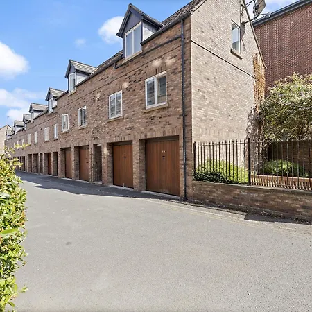 Pass The Keys Tannery Mews - Stunning 2-bed With Parking Appartement York