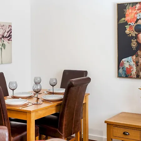 Appartement Pass The Keys Tannery Mews - Stunning 2-bed With Parking