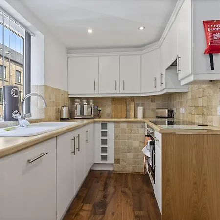 Pass The Keys Tannery Mews - Stunning 2-bed With Parking