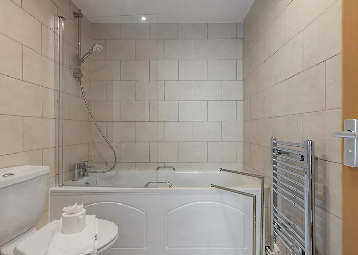 Appartement Pass The Keys Tannery Mews - Stunning 2-bed With Parking