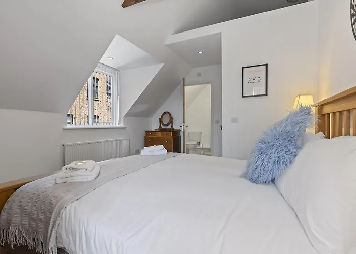 Appartement Pass The Keys Tannery Mews - Stunning 2-bed With Parking