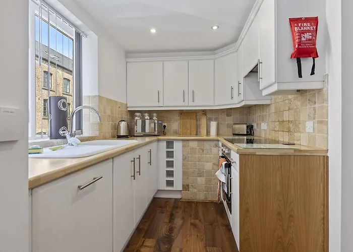 Pass The Keys Tannery Mews - Stunning 2-bed With Parking
